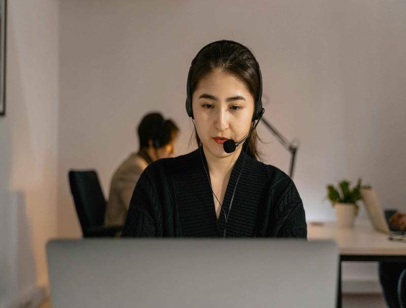 企业如何选择和部署AI智能外呼系统？